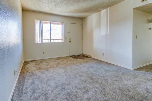 $734 / 440ft2 - 🌟 ¡Bienvenido a Garden Plaza Apartments! ¡Di que sí a la dirección! 🌟 (Sierra Vista)63754203398529124