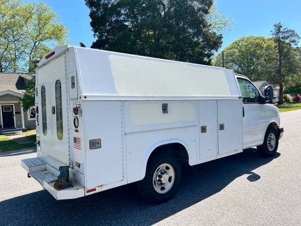 2011 Chevrolet Express 3500 Cutaway KUV - $5,500 (newport news)63621764383875123