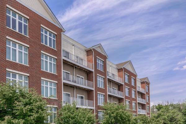 $1,610 / 1br - 480ft2 - Pet-Friendly Flats w/ Modern Kitchens & Nearby Green Spaces 🌳 (24 C St, Laurel, MD)63694554432385121
