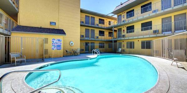 $309 Studio 1/BA, Internet included, Studio Apartments63859498287489122