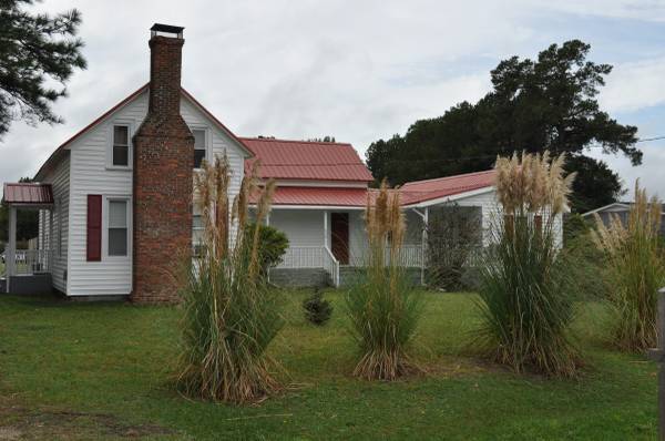 $249,000 / 3br - 1569ft2 - 1898 Beautiful Cozy Unique Farm House (New Bern)63897186046467120