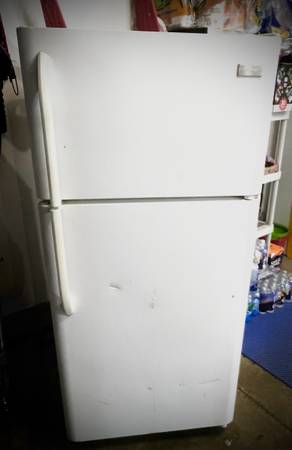 Frigidaire - Refrigerator Freezer 1
