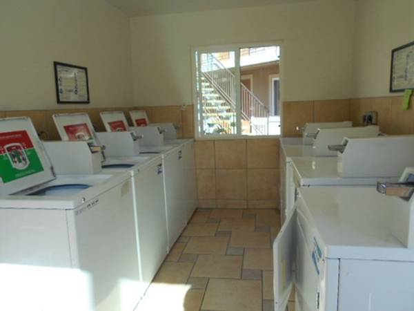 $800 / 275ft2 - Las Vegas NV, Pool, Studio 1ba (110 S. Bruce Street, Las Vegas, NV)63859500469251124