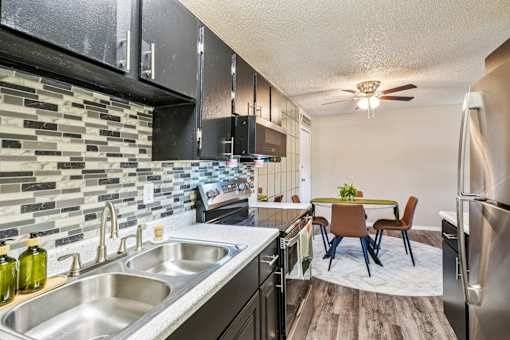 $1,195 / 2hab - 750ft2 - Cocina moderna, ventanas de doble cristal, lavavajillas (360 N Murray Blvd, Colorado Springs, CO)63658129771009124
