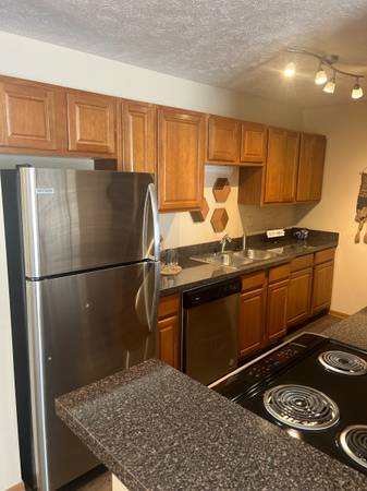 $1,100 / 1br - Falgrove Apartments 1 Bed 1 Bath Available (Omaha)64021010109443120