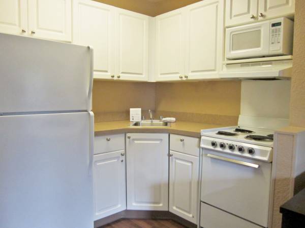 $2,040 Furnished Studio - Only 3 Month Minimum! (alameda)63667888936067124
