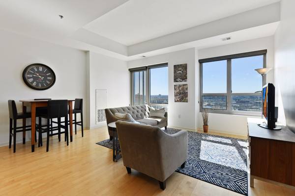 $1,800 / 1br - 750ft2 - LUXURY 1 BR, 1 BA Condo for Rent (near US Bank Stadium) downtown MSP (Elliot Park)63990530762242124