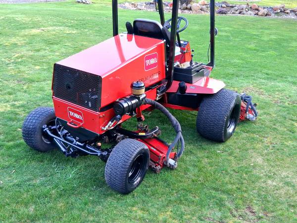 Toro 5400D Reel Mower 1
