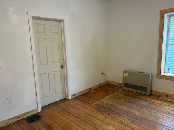 $1,050 / 1br - 364 S Main Hardwick $1050/Month - Avail 9/1/2563992935173890124