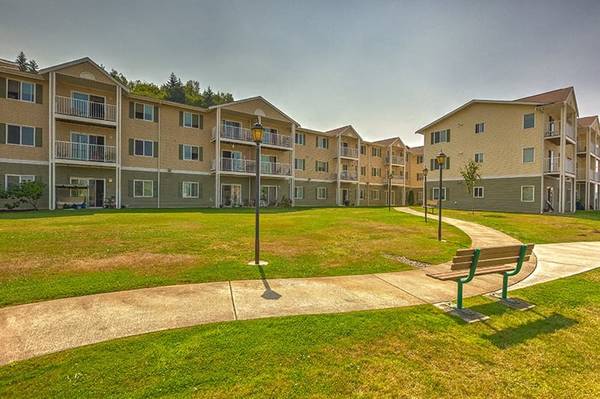 $1,216 / 2br - Sundeck, High Speed Internet, Billiard / Game Room (1590 N. National Avenue, Chehalis, WA)63934162946690121