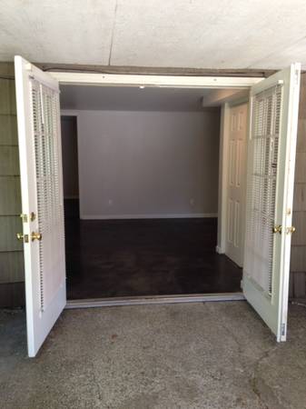 $2,000 / 2br - 860ft2 - 860sqFt/2br - Quiet MIL in NE Seattle W/D (Seattle)63866941990659123