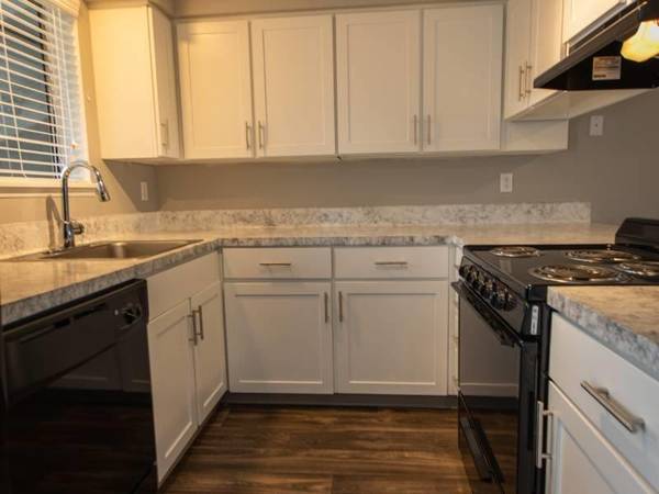 $1,695 / 2br - 1031ft2 - Up to 1 Month FREE Rent - Limited Time Offer!63831771268355122