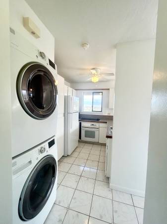 $2,300 / 1br - Central apartment with Ocean Views (Wailuku)63939399624578122