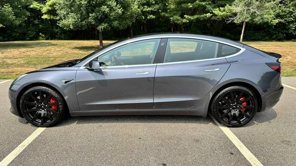 2018 Tesla Model 3 Long Range AWD con solo 69,000 millas!!!! - $15,999 (Manchester)63472219154689123