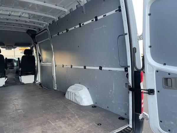 2015 Freightliner Sprinter 2500 - Photo 11