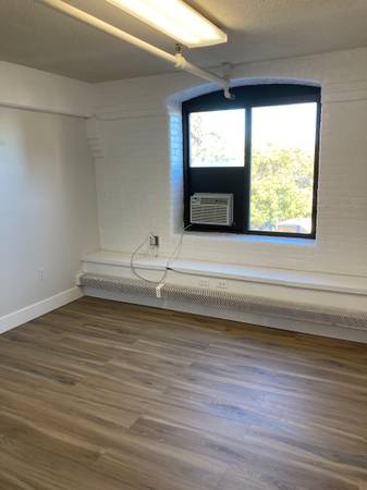 $350 / 300ft2 - Affordable Office Space 24/7 Access Conference Room & Parking (Lawrence)63996549302147122