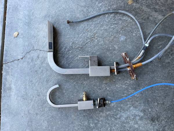 SS Kitchen pull down faucet and water dispensor 1