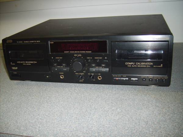 CASSETTE PLAYER 1