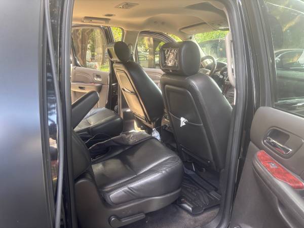 2014 Cadillac Escalade ESV - $16,500 (Charlotte)63617454049281124