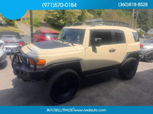 2010 Toyota FJ Cruiser 4x4 - Photo 2