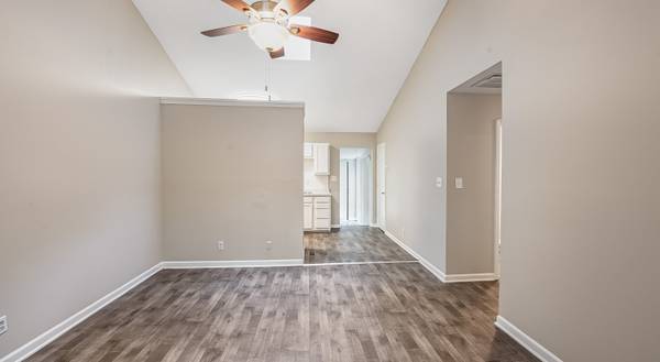 NEED MORE SPACE? 3 BED / 2 BATH SPECIAL AT JAMESTOWN LANDING! 1