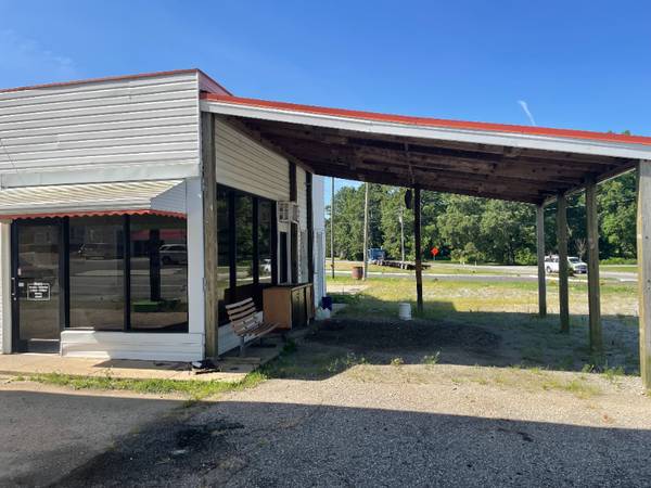 $2000.00 / 1316ft2 - Automotive Building  with 2 Bathrooms in Macclesfield, NC - Rent: $22063861960728579124