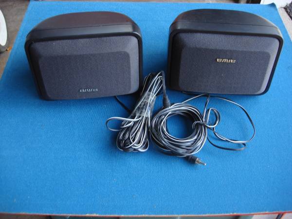 PAIR OIF AWI SHELF SPEAKERS 1