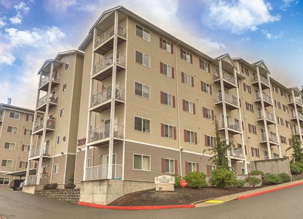 $1,598 / 2br - Recepción de paquetes, piscina cubierta y bañera de hidromasaje, minimercado en el lugar (3291 NW Mt Vintage Way, Silverdale, WA)63799882107393120