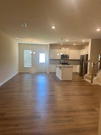 $1975.00 / 3br - 1558ft2 - Townhouse for Rent64027443771650124
