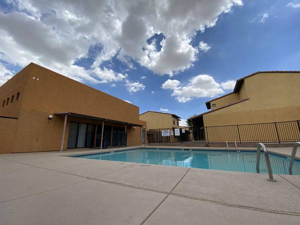 $1 / 2br - 3br - 1050ft Valle Del Sur - 3bedroom 2 bath - ASK ABOUT OUR SPECIAL (Tucson)63675133437185121