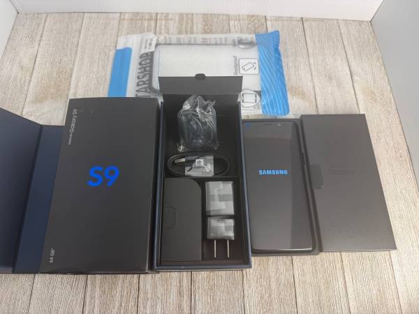 Boxed w Accessories Samsung Galaxy S9 Bundle: 64 GB, Unlocked, Case! 1
