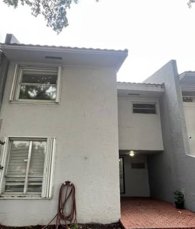 $2,800 / 3br - 1320ft2 - 3 BED room w/ office, NO HOA, private yard (HOLLYWOOD BEACH)63825137811969123