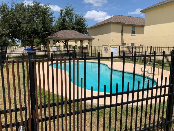 $1600.00 / 3br - 1406ft2 - Ranchway Condominiums63662018861187123