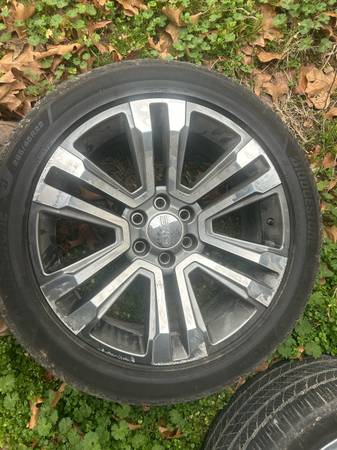 2017 gmc denali 22 inch wheels and tires 1
