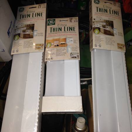 Assorted Fluorescent under cabinet fixtures new) 1