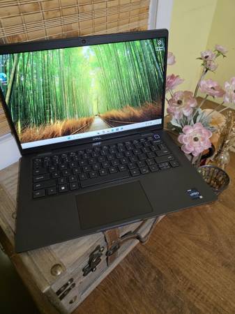 DELL Latitude 7430 Professional Productivity Laptop 1