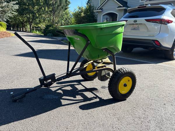 JOHN DEERE BROADCAST SPREADER TOW BEHIND - $125 (Brush Prairie)63471266033667120