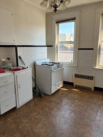 $2,700 / 2br - 1100ft2 - 2 Bedroom BOX (Maspeth)63655057575297120