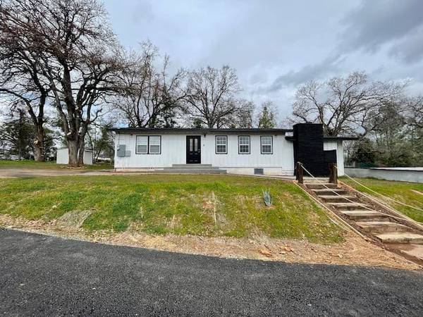 $2,200 / 3br - 🏡 For Rent: 3 Bed / 2 Bath Home in Redding, CA (Redding)63972530342274122