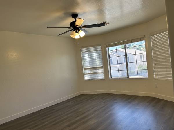 $2,600 / 4br - 1600ft2 - -----RECIENTEMENTE REMODELADA HERMOSA CASA EN UN TRANQUILO COMPLEJO DE CHANDLER----- (Chandler McQueen/Pecos)64047708847363123