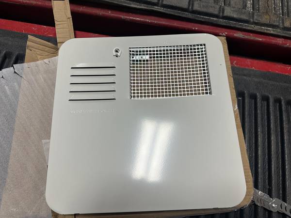 Suburban Direct Fit Flush Mount Water Heater Replacement Access Door, 1