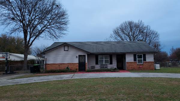 Remodeled 4 Bed 2 Bath Handicap Accessable House - Great Price! 1