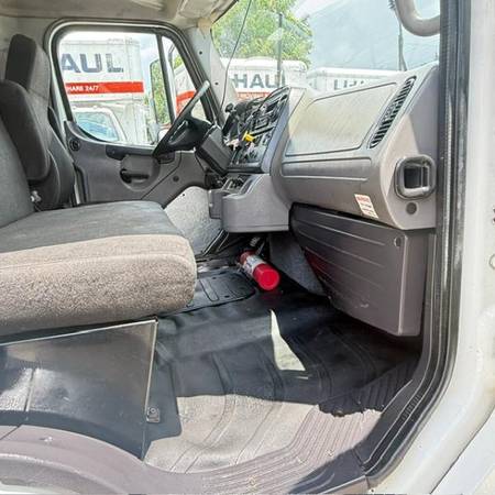 2015 Freightliner M2 106 Medium - Photo 11