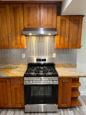 $3,191 / 2br - 700ft2 - 2 Bedroom 1 bath Apartment Available | San Francisco | Silver Terrace (bayview)64000749967874124