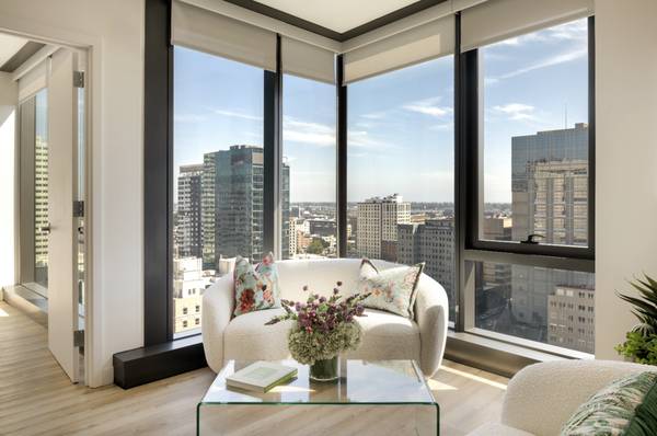 $2,726 / 1br - 692ft2 - Dog Spa, Sky Deck, Floor to Ceiling Views, WD (oakland lake merritt / grand)63657946731267120