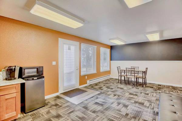 $1,133 / 2br - 835ft2 - Simplemente hermoso de 2 habitaciones / 1 baño en el barrio principal de Centralia (Centralia)63688278085889123