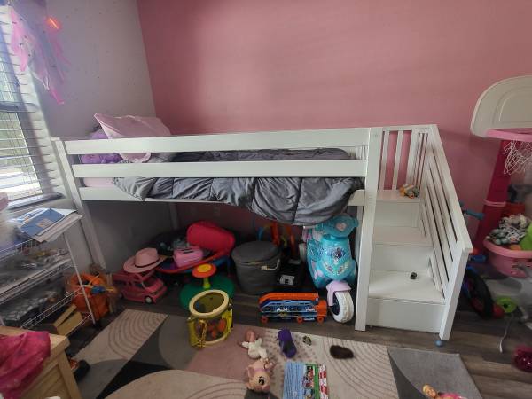 Twin / Single Loft Bed 1