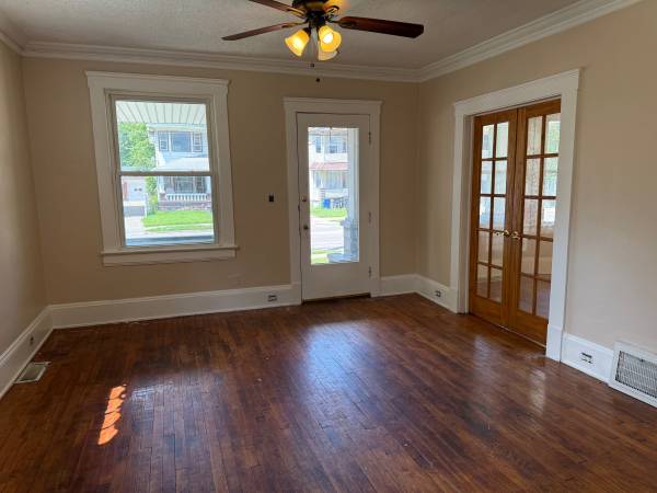 $850 / 2br - 900ft2 - 3903 E 71st and Lansing, Two Bedroom (Slavic Village Area)63860364451331123