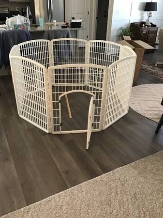 Adjustable Puppy Pen 1