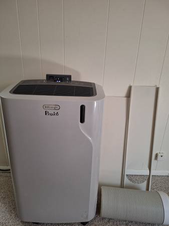 Aire acondicionado portátil Delonghi de 6900 BTU - $200 (Bellevue)63470982009729120